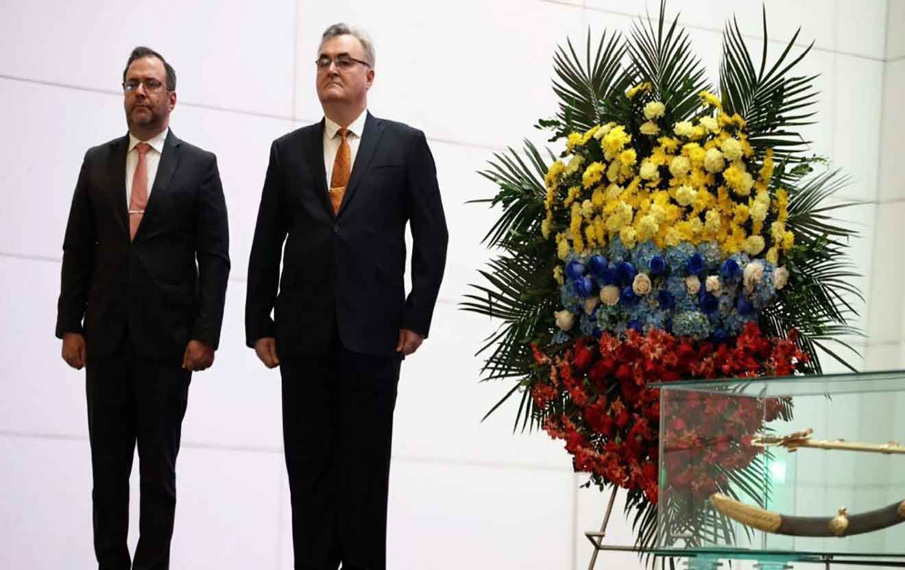 Venezuela y Rusia ofrendan a Bolívar para celebrar 81 años de lazos diplomáticos