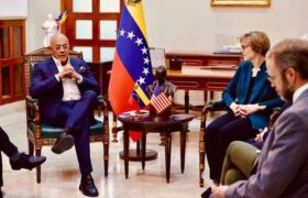 AN recibe a encargada de Negocios y senadores de EEUU