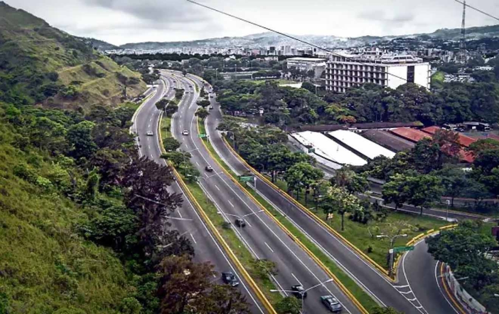 asfaltado en la Cota Mil