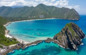 Aragua desmiente privatización de playas y anuncia nueva Ley de Convivencia