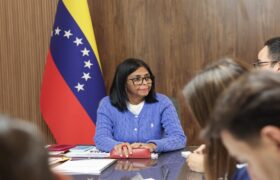 Presidenta (E) Delcy Rodríguez lidera mesa técnica para abordar desarrollo minero