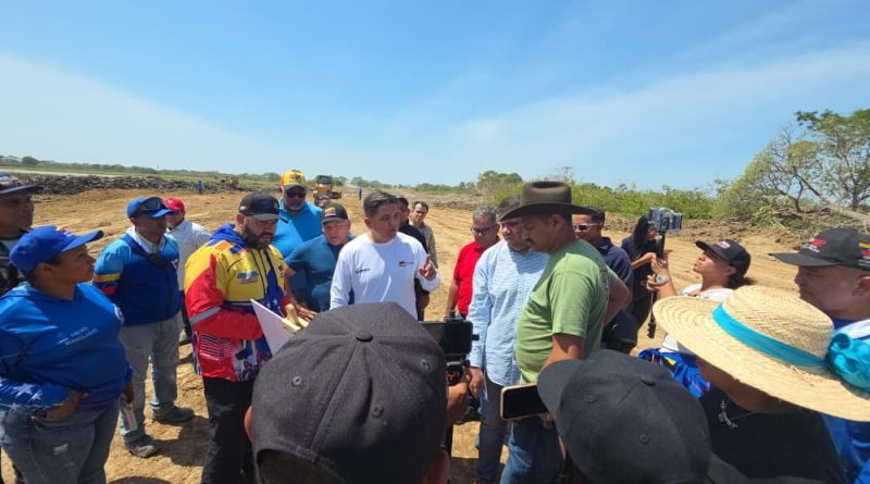 photo_4994556312939072479_y-800x445