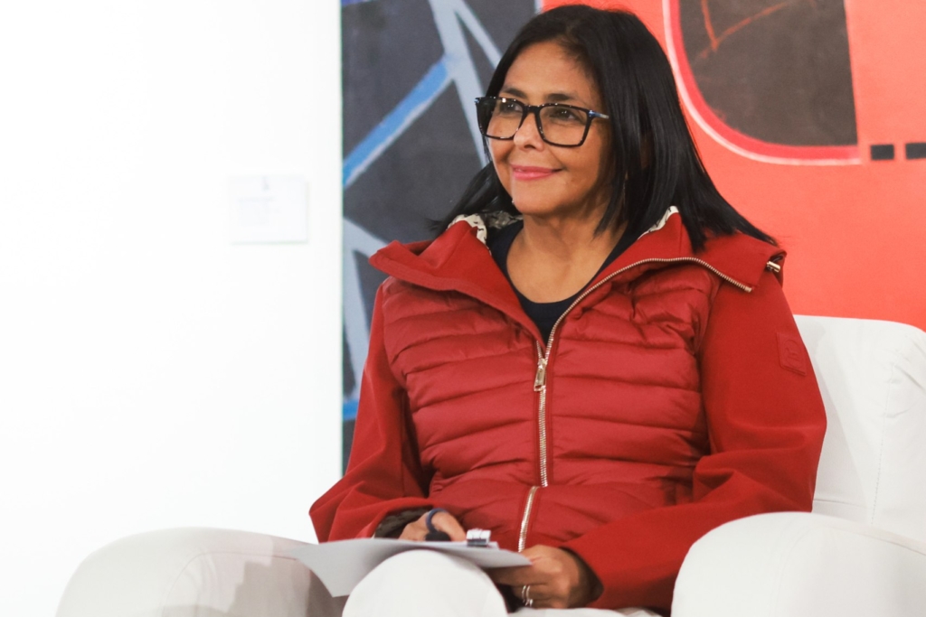 photo_5017535749477305237_w