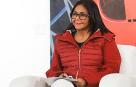 Presidenta (E) Delcy Rodríguez hace un llamado a la convivencia y la Paz