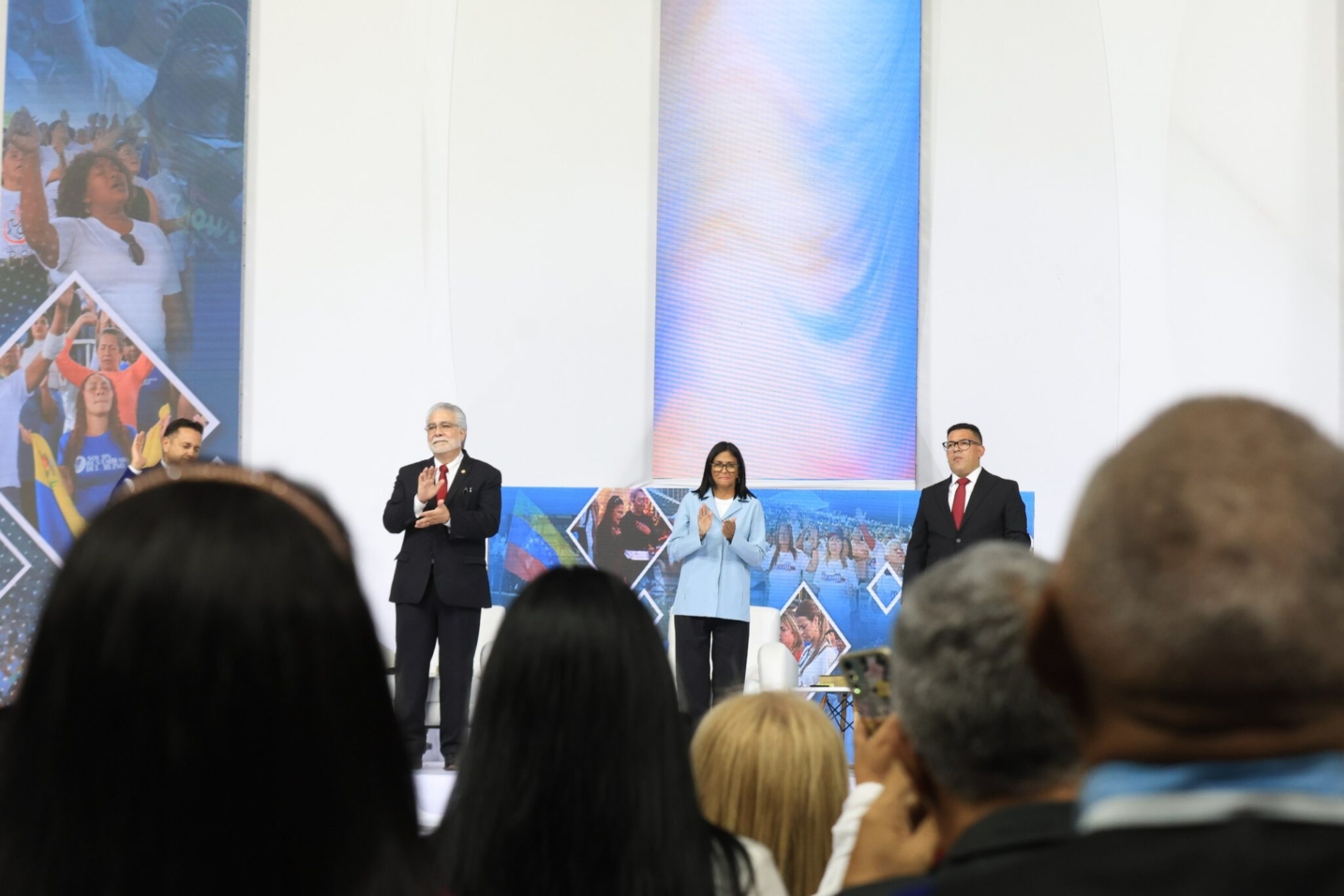 photo_5060082283922000853_w-2048x1365