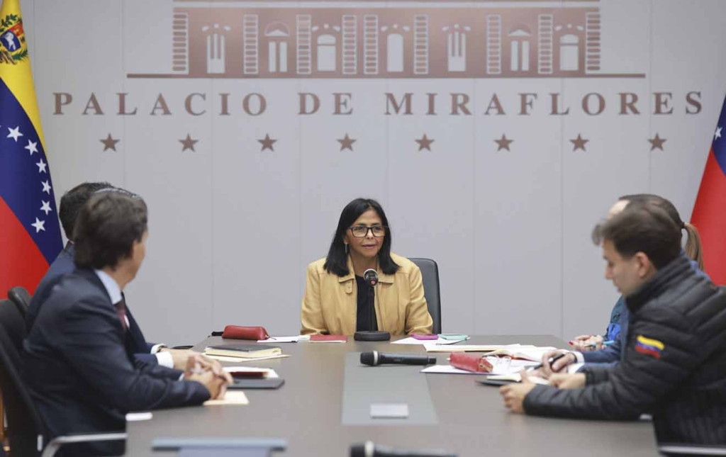 reunión con Gabinete Económico en el Palacio de Miraflores