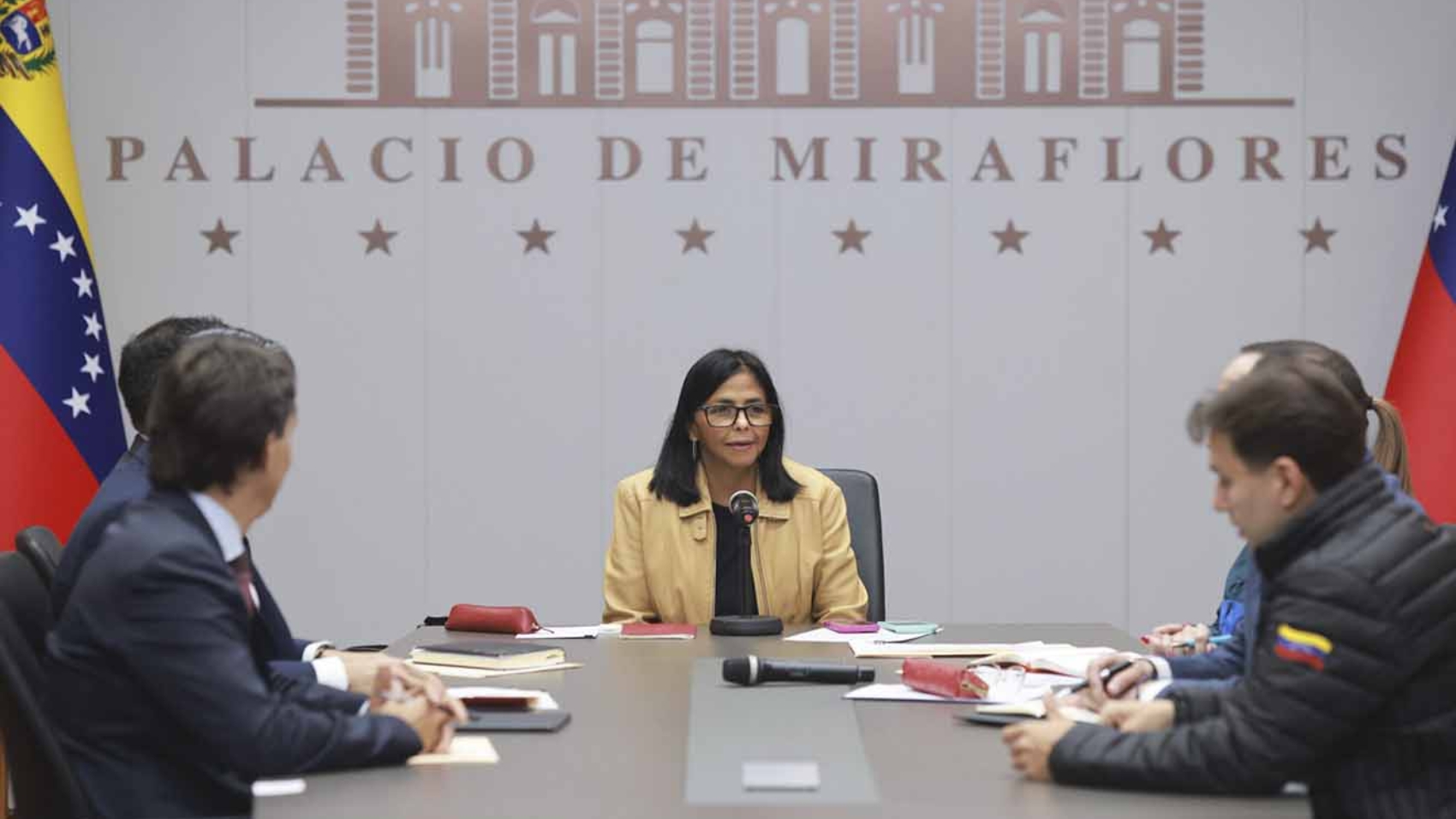 reunión con Gabinete Económico en el Palacio de Miraflores