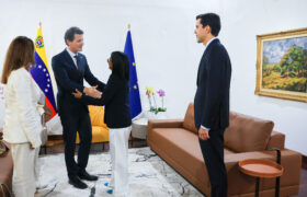 Presidenta (E) Delcy Rodríguez recibe a delegación de la UE y Servicio Europeo de Acción Exterior