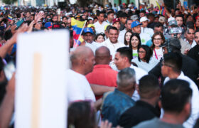 Presidenta (E) Delcy Rodríguez caminó junto al pueblo por el Casco Histórico de Coro en la Gran Peregrinación Nacional