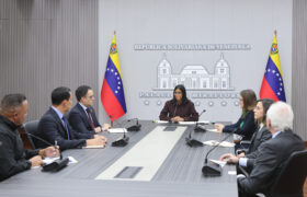 Presidenta (E) Delcy Rodríguez se reunió con la Comisión Especial para la Evaluación y Clasificación de Activos Públicos