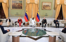 Presidenta (E) Delcy Rodríguez se reúne con líderes religiosos para fortalecer el Programa por la Paz y la Convivencia Democrática