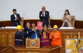 Presidenta (E) Delcy Rodríguez agradece aprobación de la Ley de Minas por la Asamblea Nacional
