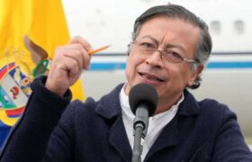 Como una “monstruosidad” calificó Petro la subida de aranceles en Ecuador a 100 %