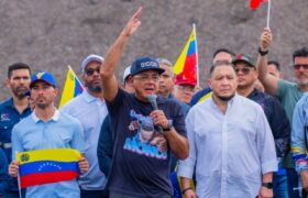 Presidente de la AN insta a bajar los colores políticos y subir el tricolor nacional