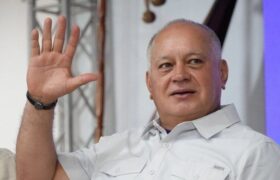 Diosdado Cabello: Escuchar a la gente en las calles nos fortalece