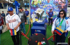 El Tour de la Victoria llegó al corazón de Barquisimeto con la Copa Mundial de Béisbol