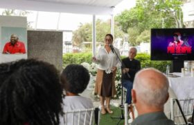 Rinden homenaje a Aristóbulo Istúriz en Caracas a cinco años de su siembra