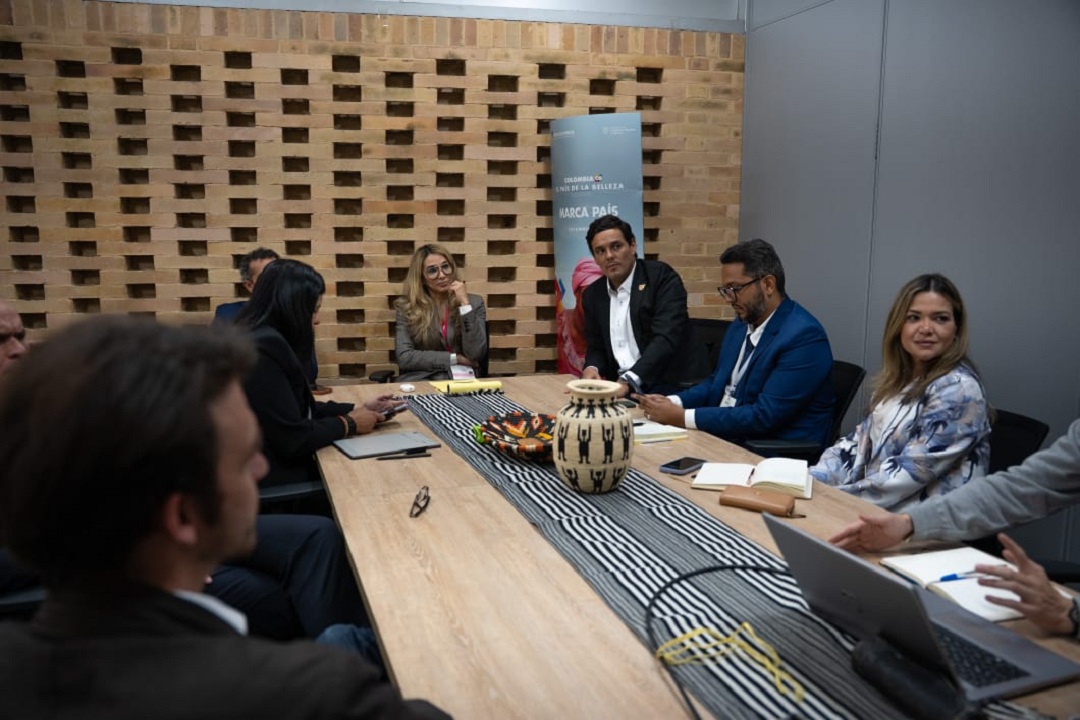 9d76823c3ebbf51780b935d9da3c77640c5dd65d8897433dcc89c8e10c711f24