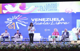Presidenta (E) Delcy Rodríguez se reúne con representantes de la sociedad civil en Lara