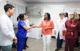 Presidenta Encargada: El Sistema de Salud Público debe responder al Plan de Salud y Vida 2026