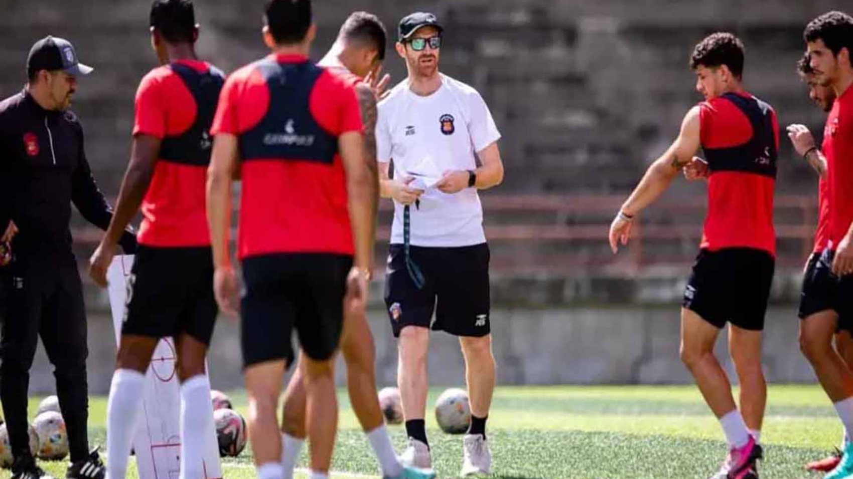 Fernando Aristeguieta renunció como DT del Caracas FC copia