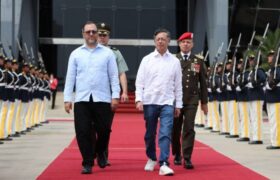 Canciller Gil despide al presidente Petro tras visita oficial a Venezuela