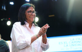 Presidenta (E) Delcy Rodríguez: «La unión de un pueblo evita que caigan los misiles»
