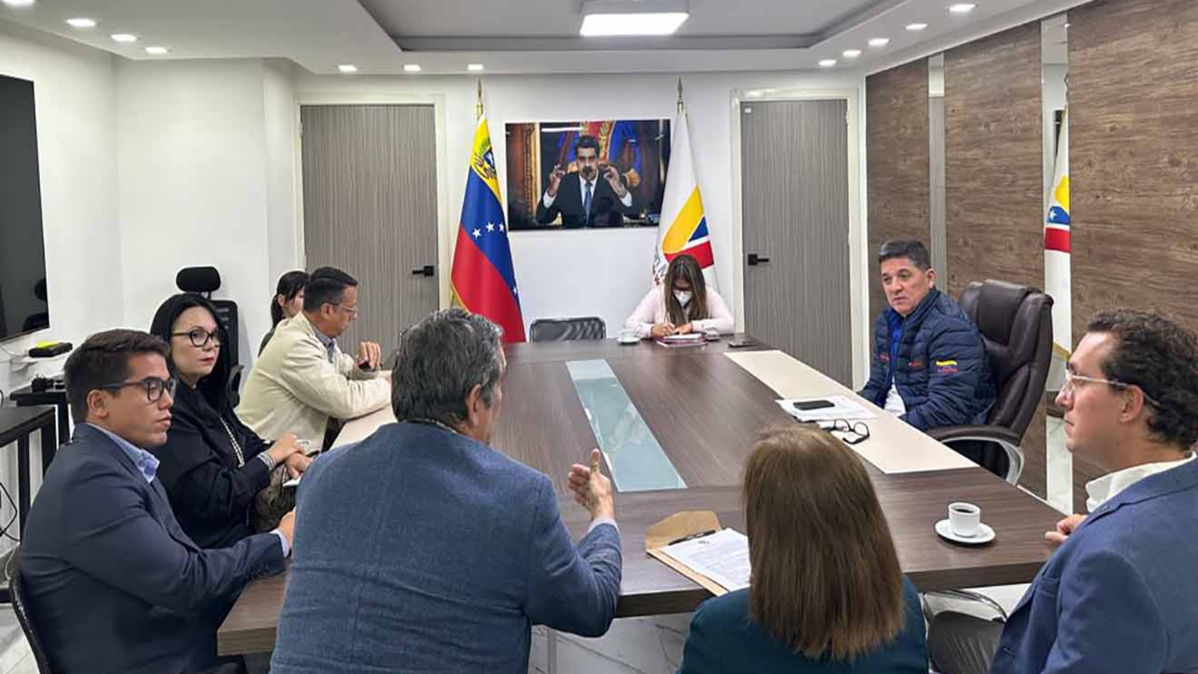 Ministerio de Vivienda y Cámaras de la Construcción