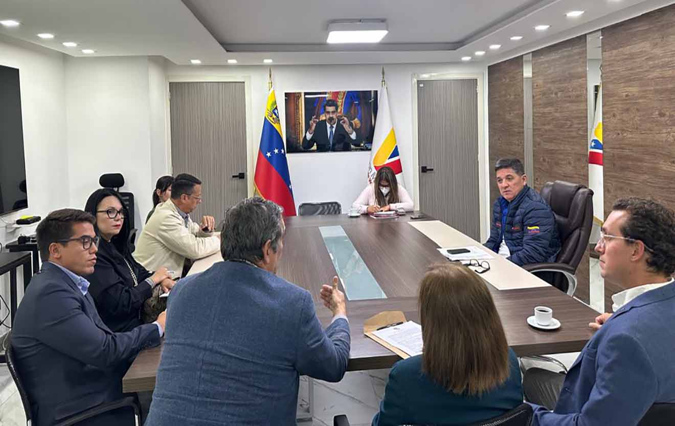 Ministerio de Vivienda y Cámaras de la Construcción