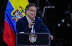 Petro denuncia complot entre derecha colombiana y Gobierno de Ecuador