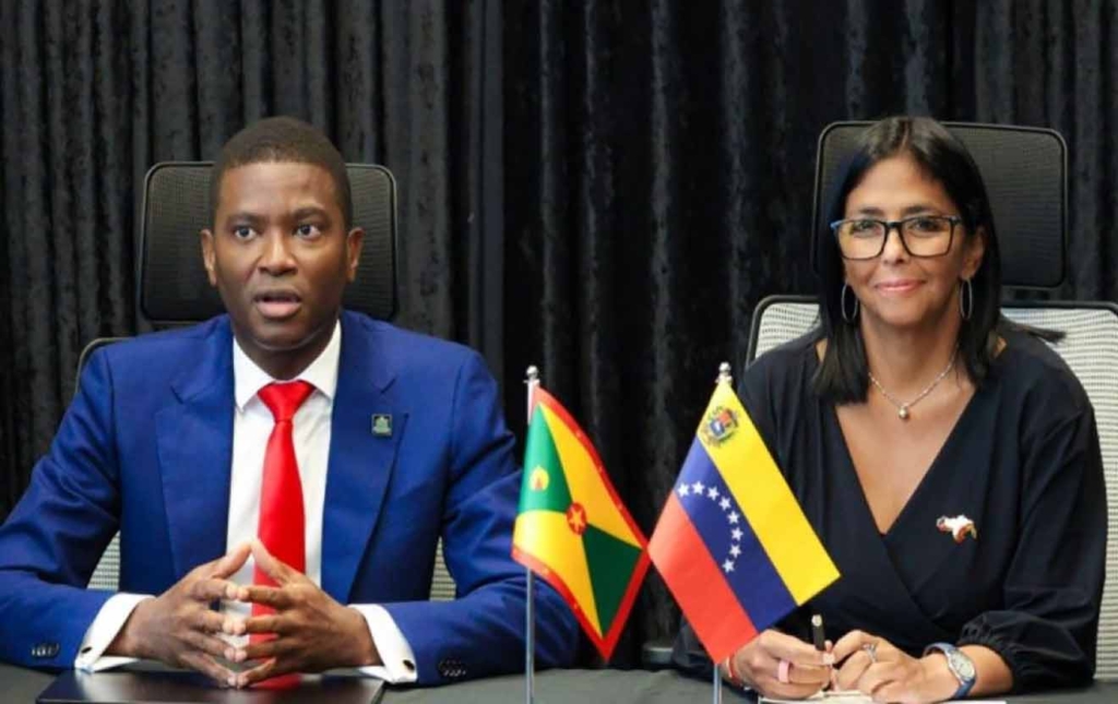 Presidenta (E) Delcy Rodríguez se reúne con el Primer Ministro de Grenada, Dickon Mitchell