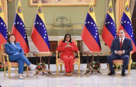 Presidenta (E) Delcy Rodríguez lideró la firma de un memorando de entendimiento con la empresa  BP