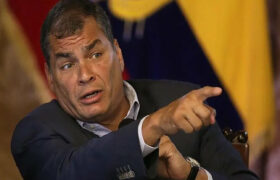 «Demencial, arbitrario e ilegal»: Rafael Correa rechazó incremento de aranceles a Colombia