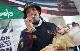 Omaylin Alcalá es la primera venezolana en coronarse en una edición de la Copa del Mundo del Boxeo 