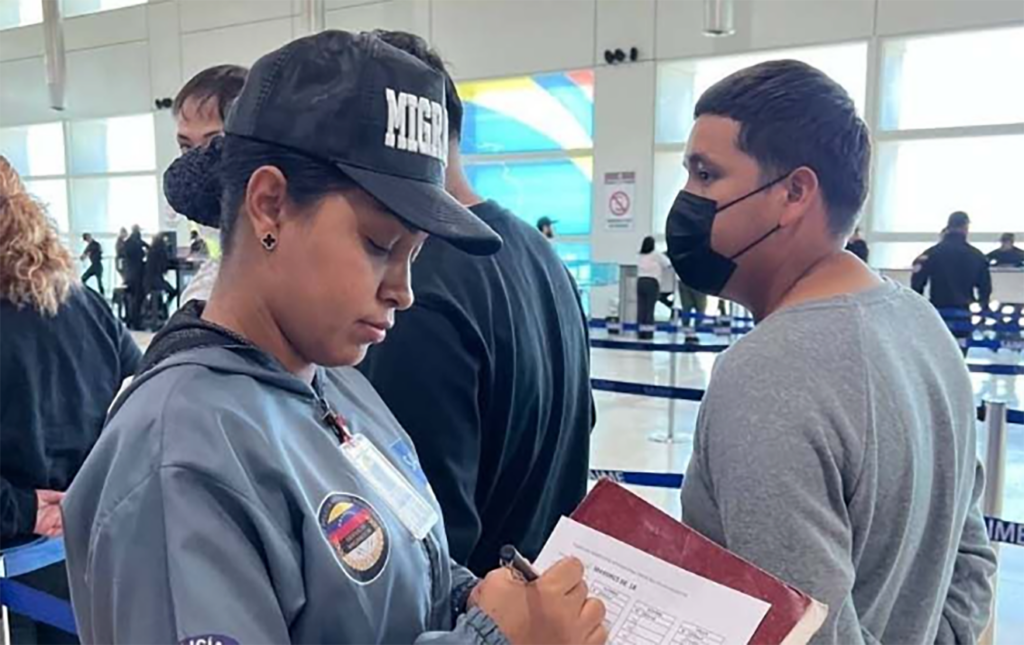 Retornan 168 venezolanos en el vuelo 131 de la Gran Misión Vuelta a la Patria