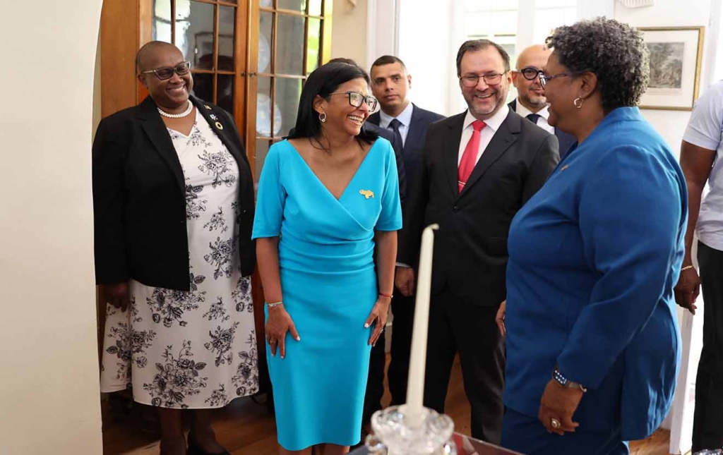 Rodríguez se reúne con Primera Ministra Mottley