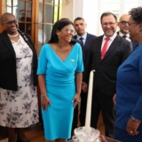 Rodríguez se reúne con Primera Ministra Mottley
