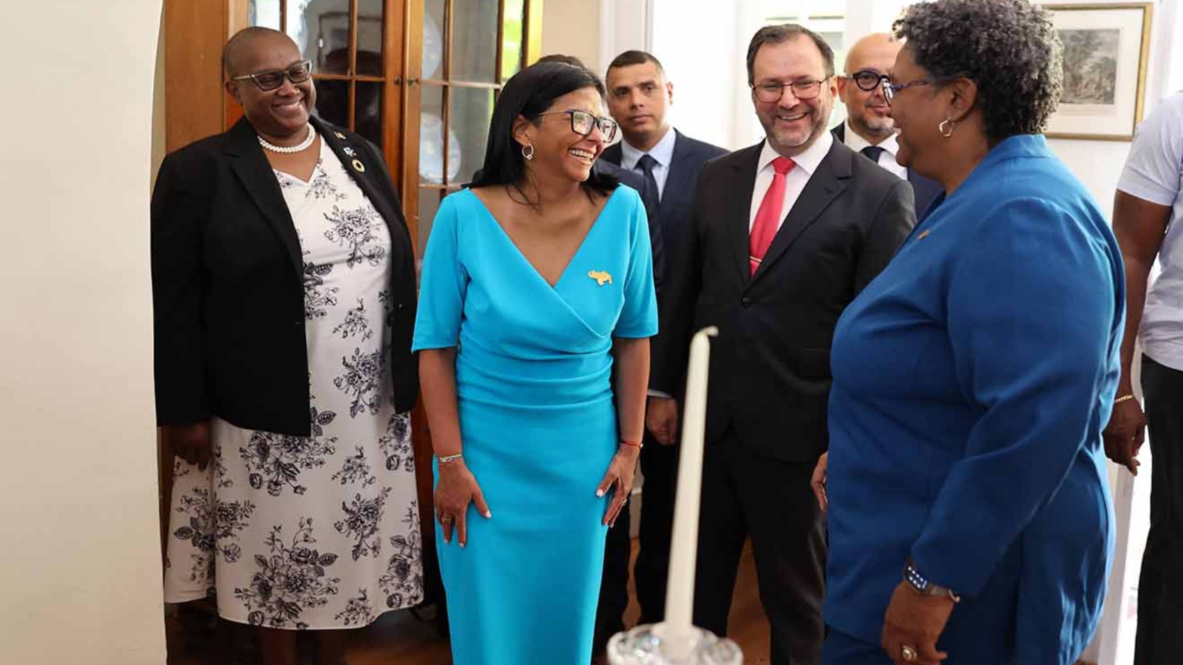 Rodríguez se reúne con Primera Ministra Mottley