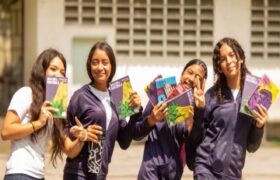 Despiertan curiosidad lectora en jóvenes de Caricuao con obras del Boom latinoamericano