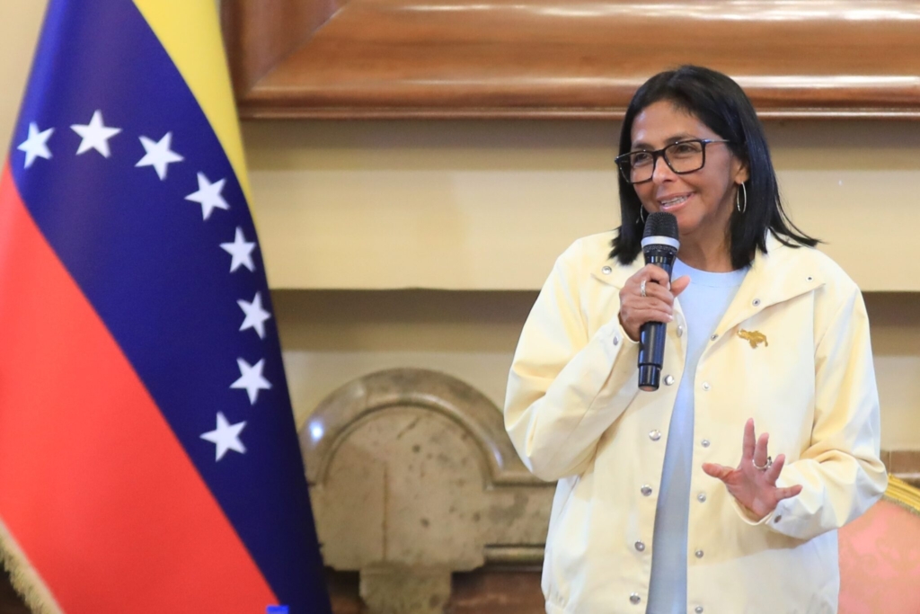 photo_5093577565632400468_w-2048x1365