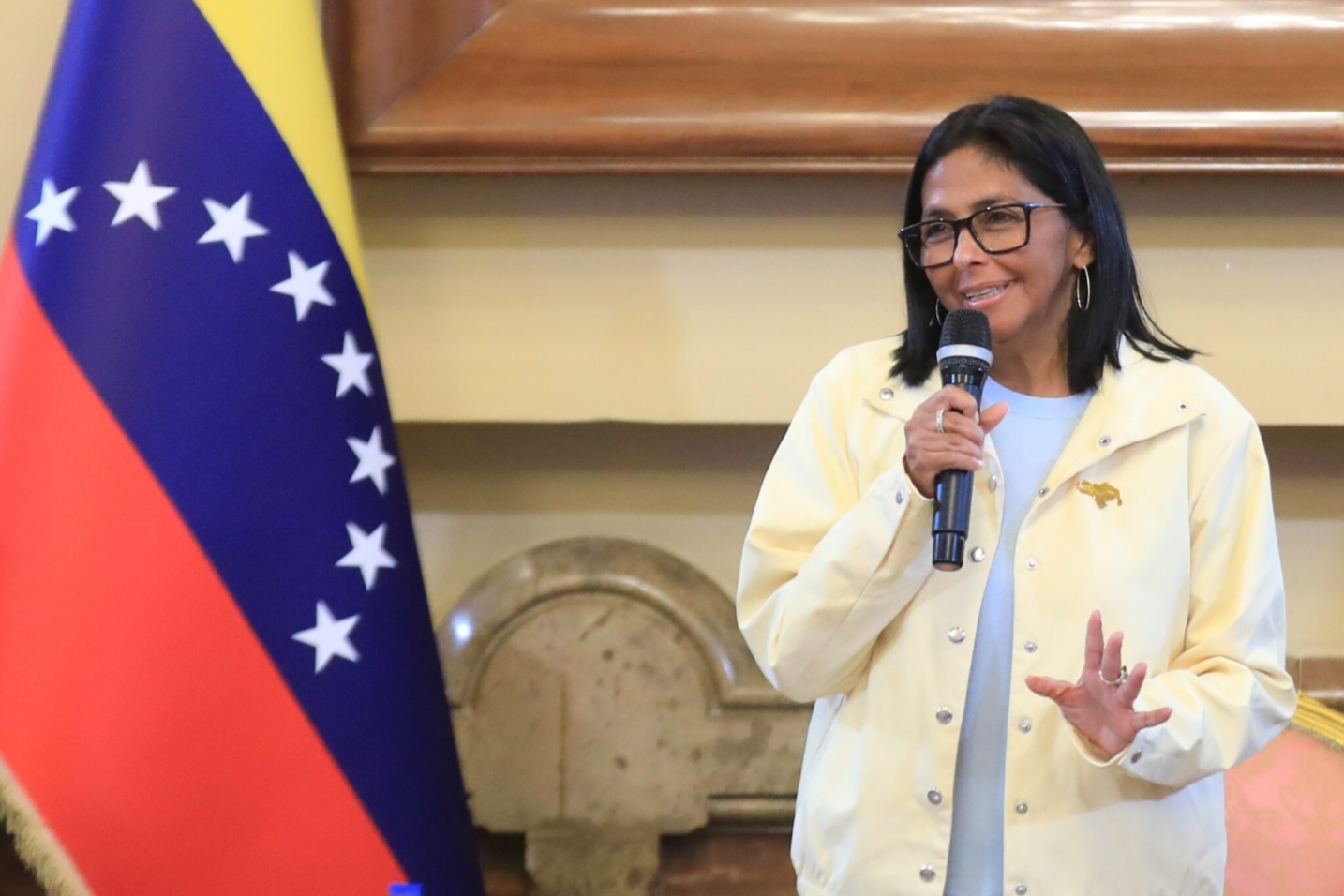 photo_5093577565632400468_w-2048x1365