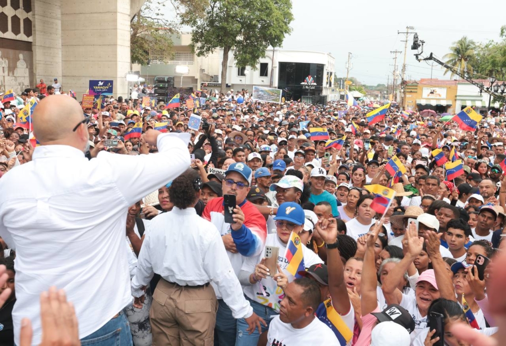 photo_5147675637957987336_y