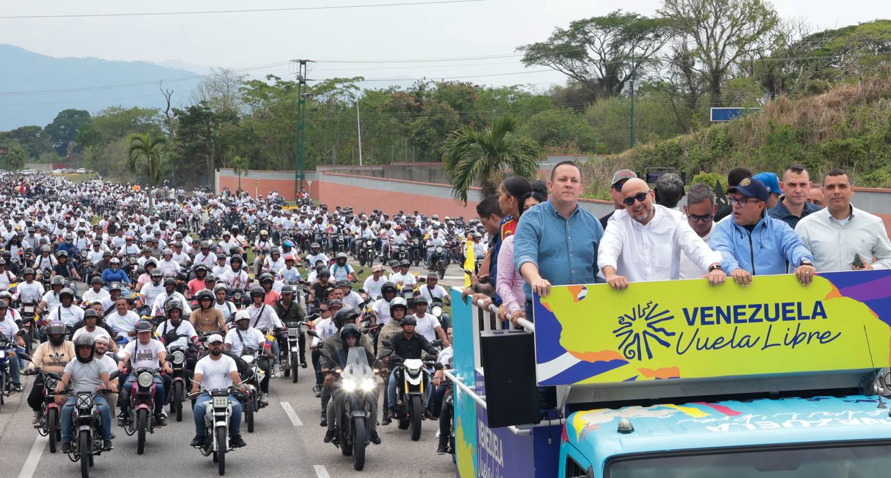 photo_5147675637957987337_y