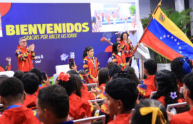 Presidenta (E) Delcy Rodríguez lidera reconocimiento a deportistas nacionales de los IV Juegos Suramericanos de la Juventud