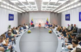Presidenta (E) Delcy Rodríguez lideró Consejo de Ministros desde el Palacio de Miraflores