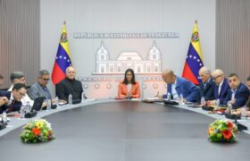 Economía venezolana mantiene crecimiento sostenido basado en el esfuerzo propio
