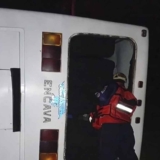 Al menos 10 lesionados dejó volcamiento de bus en en la Autopista José Antonio Páez copia