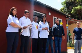 Presidenta (E) Delcy Rodríguez entregó 428 viviendas en el 15° Aniversario de la GMVV