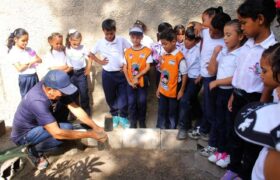 Minec y niños de Aragua fortalecen el Plan Chuquisaca con llenado de bolsas