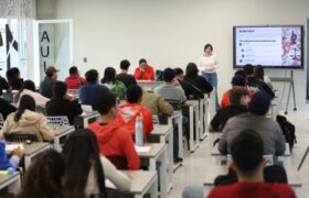 Estudiantes de Ingeniería en IA y Robótica se forman en bioética y bioseguridad
